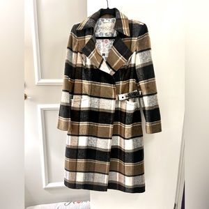 Rachel Roy plaid trench coat. Size Medium.
